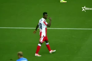 POLUVREME - Bukari je "mačka", ali Zvezdi prilike ne vrede 